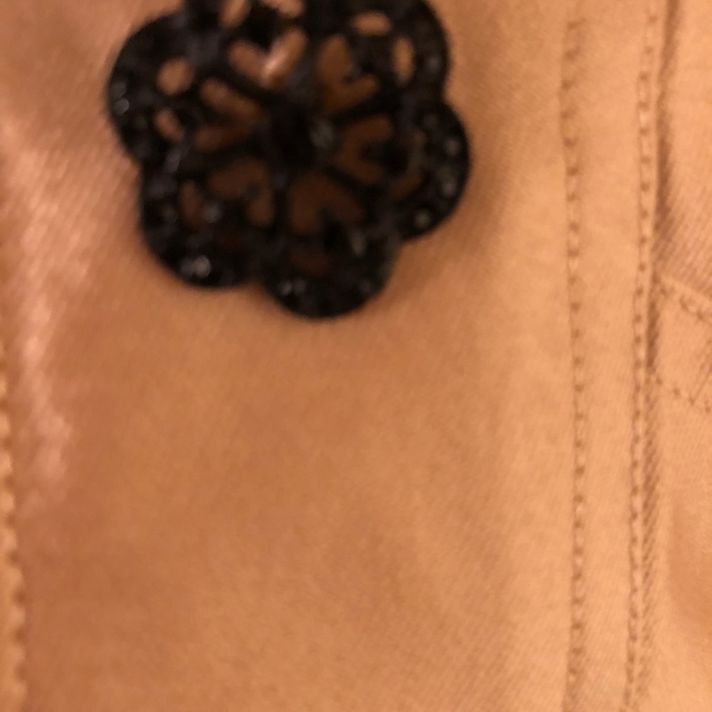 Kay Unger woman’s suit. - Picture 7 of 7
